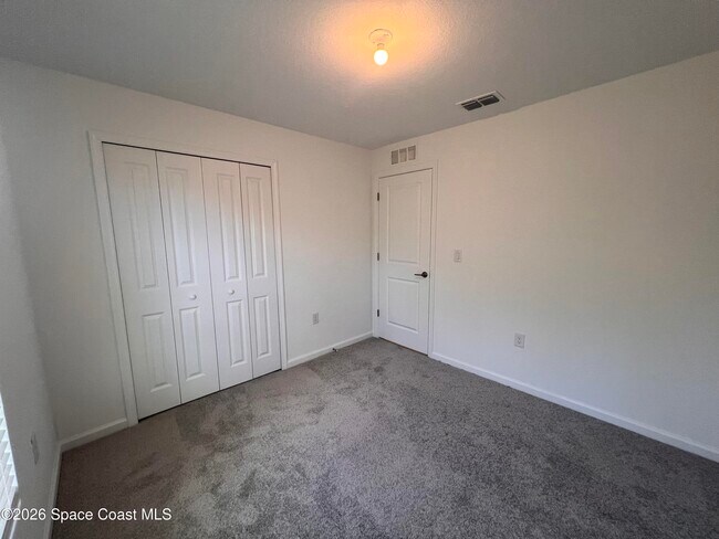 Building Photo - 1541 Newport St SE