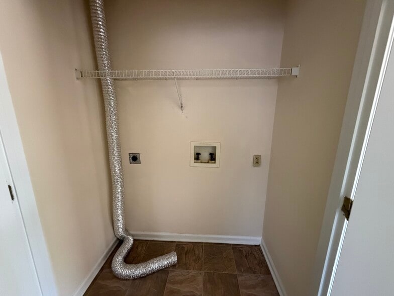 Building Photo - 2139 Barefoot Park Ln SW