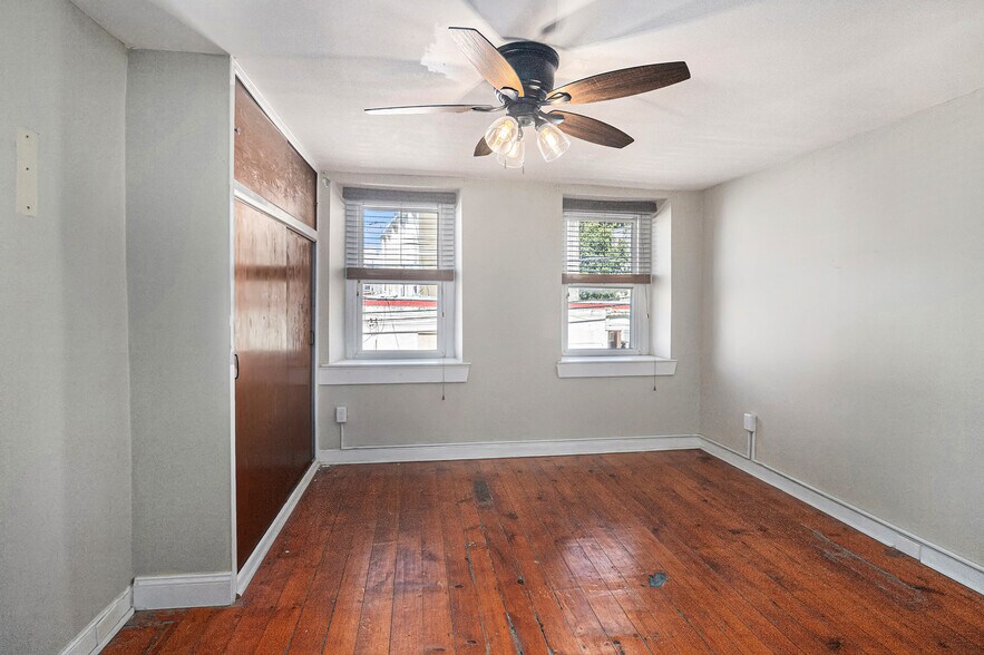 Building Photo - 147 Fountain St