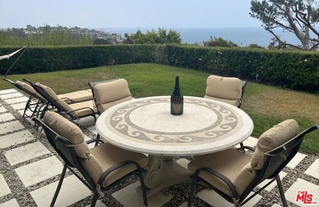 Building Photo - 3440 Shoreheights Dr