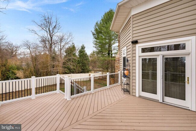 Building Photo - 19451 Youngs Cliff Rd