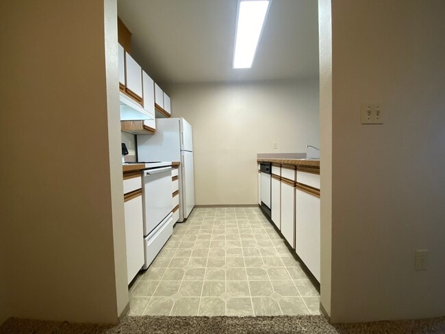 Building Photo - 802 Juniper Ave