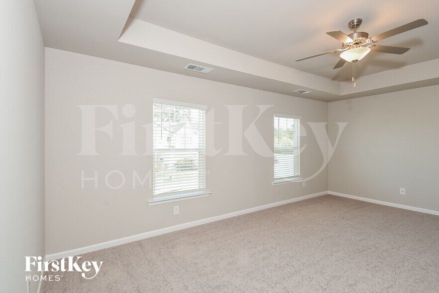 Building Photo - 4954 Hillstone Dr