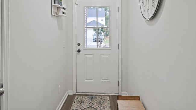 Building Photo - Stylish 3 Bedroom Home in in The Commons – Richmond Hill Living at Its Finest