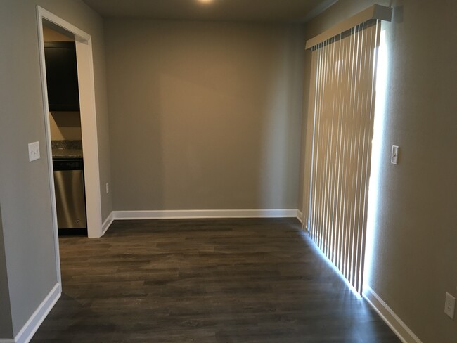 Building Photo - 3 Bed Townhome in Grain Valley