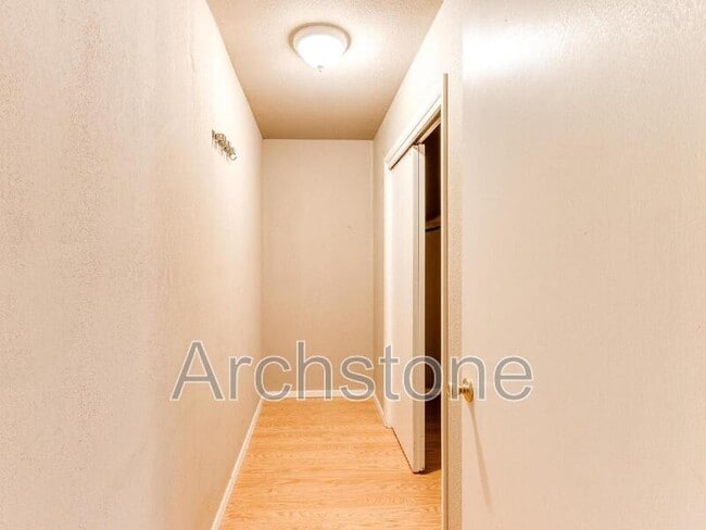 Building Photo - 501 S Santa Fe Dr