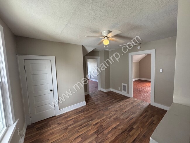 Building Photo - 2403 N Clinton St