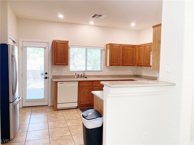 Building Photo - 4821 Longshot Dr