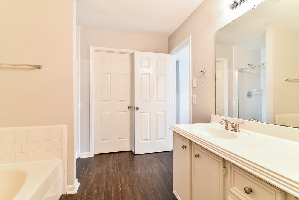 Building Photo - 16114 Purpleridge Ct