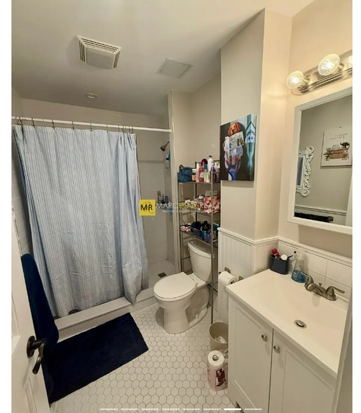 Building Photo - 209 Beacon St