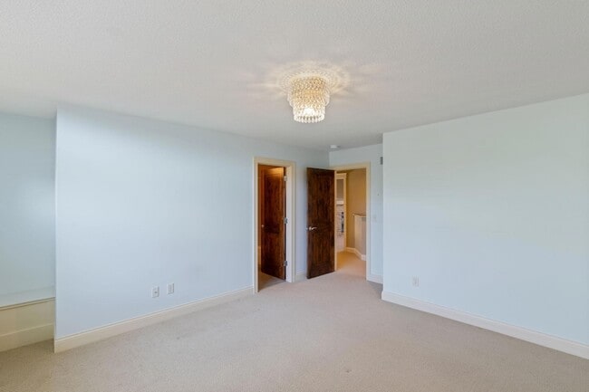 Building Photo - 5510 Upland Ln N