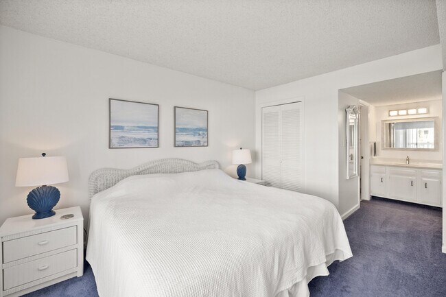 Building Photo - 909 Santa Rosa Blvd