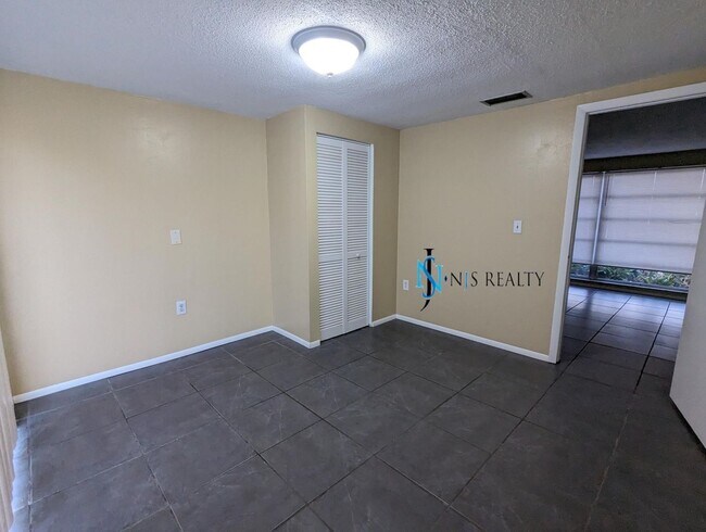 Building Photo - 3136 Pinon Dr