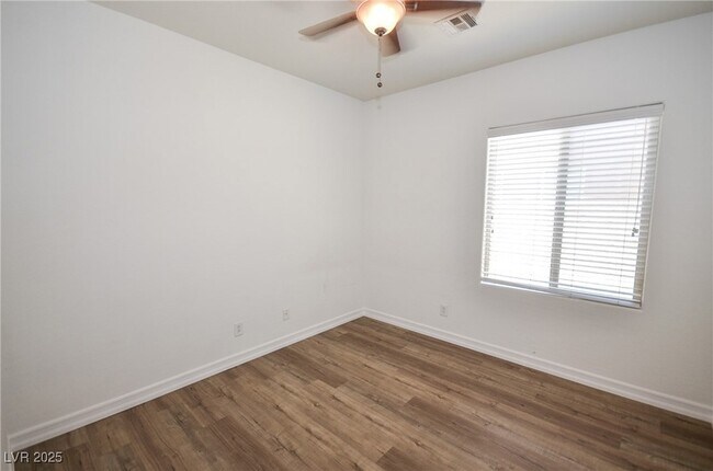 Building Photo - 4077 Beisner St