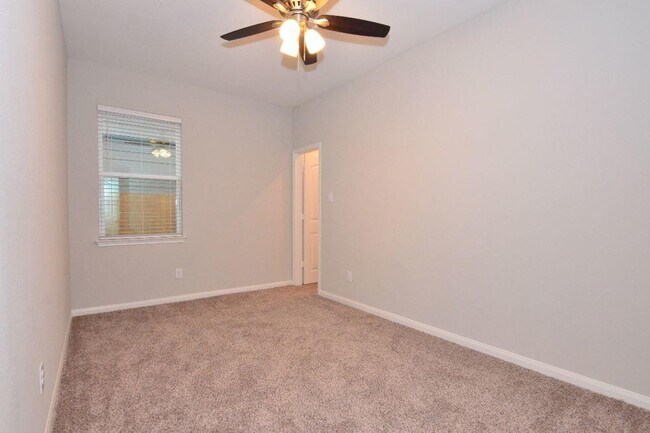 Building Photo - 146 Star Spangled Dr
