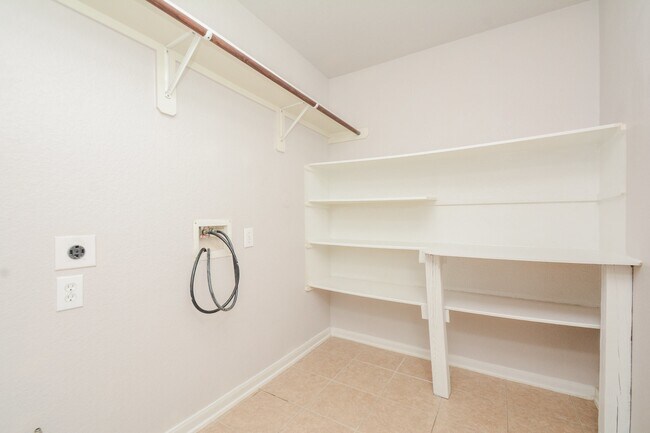 Building Photo - 21811 Black Mountain Way