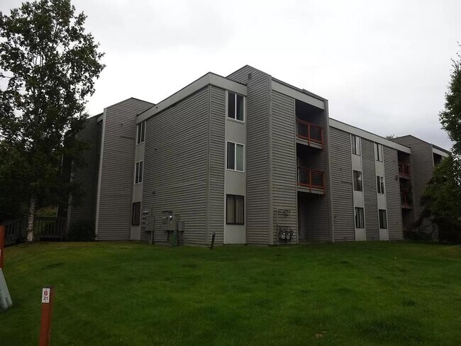 Building Photo - 4620 Reka Dr