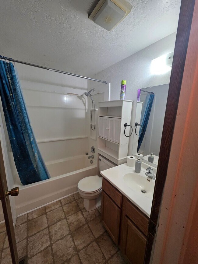 Building Photo - Duplex