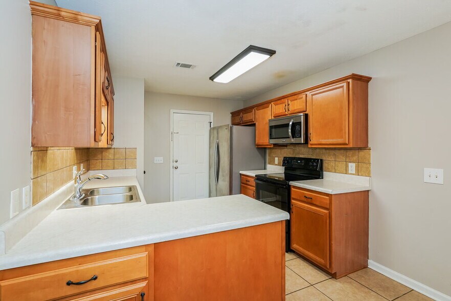 Building Photo - 7405 E Winchester Dr