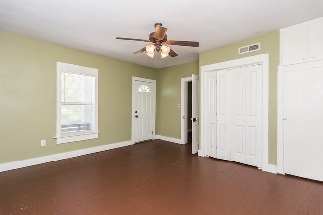 Building Photo - 369 Steele Rd