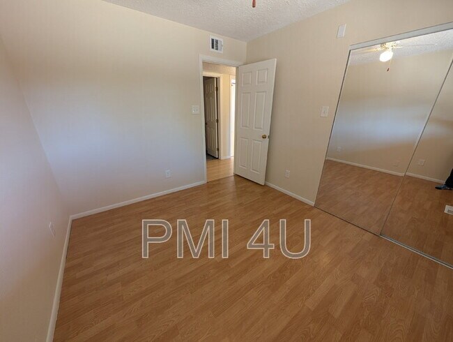 Building Photo - 4225 Penelope Pl NE
