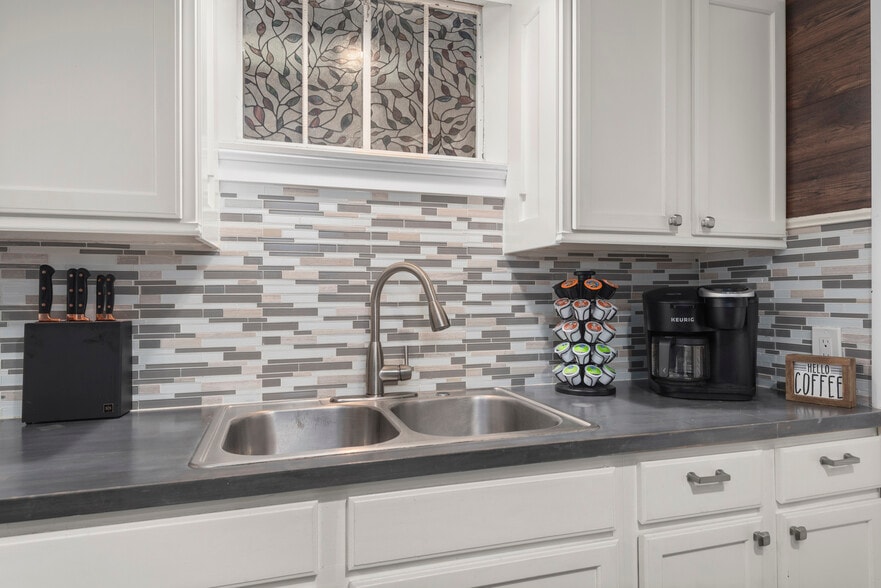 Building Photo - 2945 S Zurich Ct