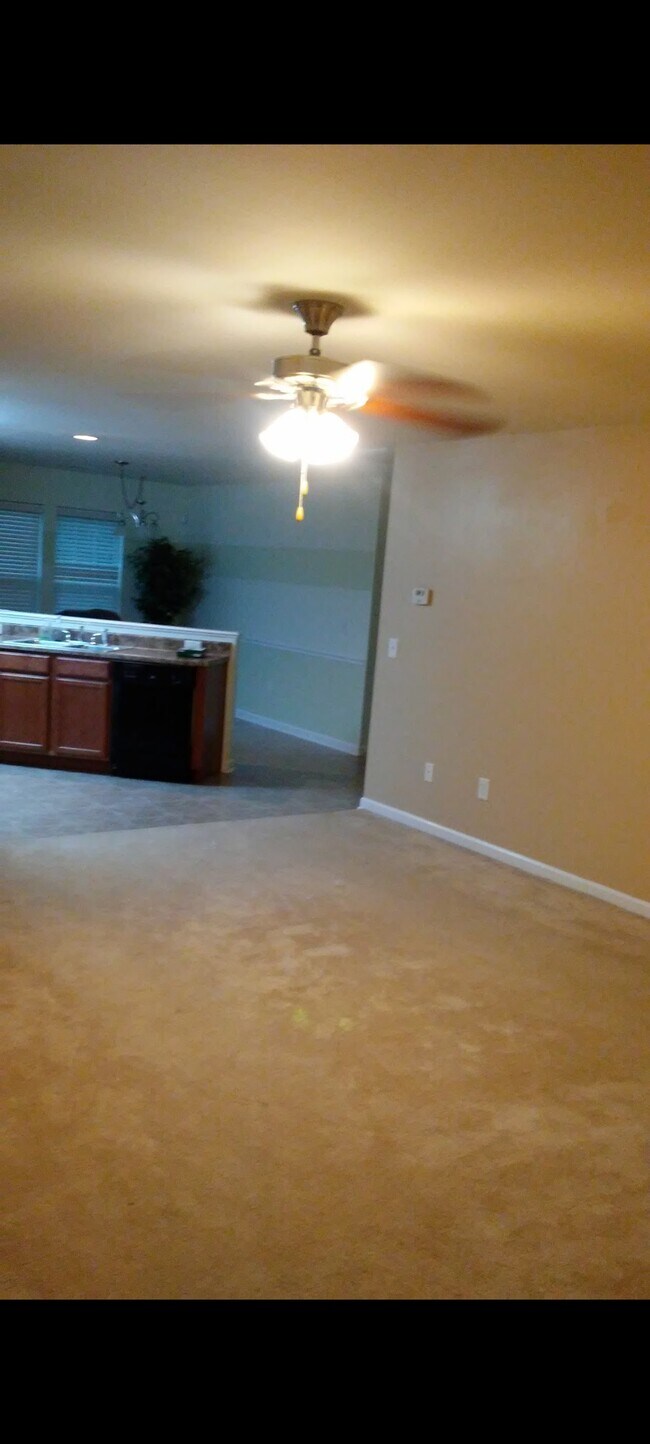 Building Photo - 1531 Hamilton Hills Dr