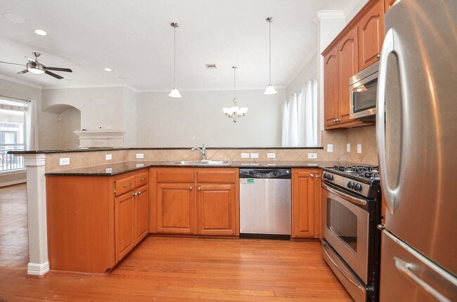 Building Photo - 1148 W 25th St