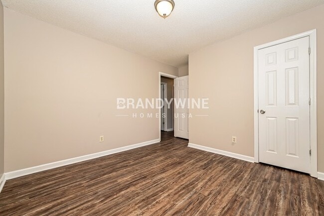 Building Photo - 35 Hampton Oaks Dr