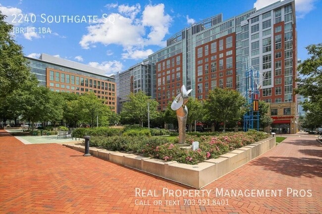 Building Photo - 2240 Southgate Square