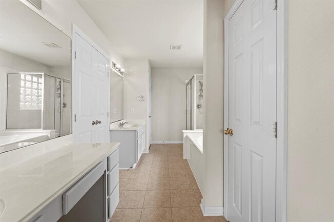 Building Photo - 9518 Denfield Ln