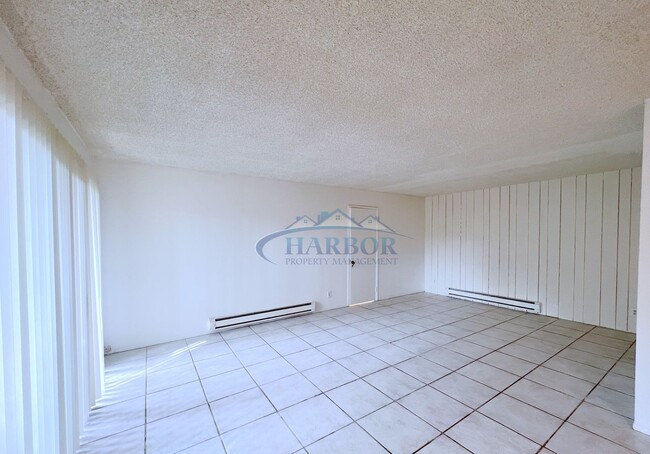 Building Photo - Stylish Condo with Pool, Fitness Center & ...