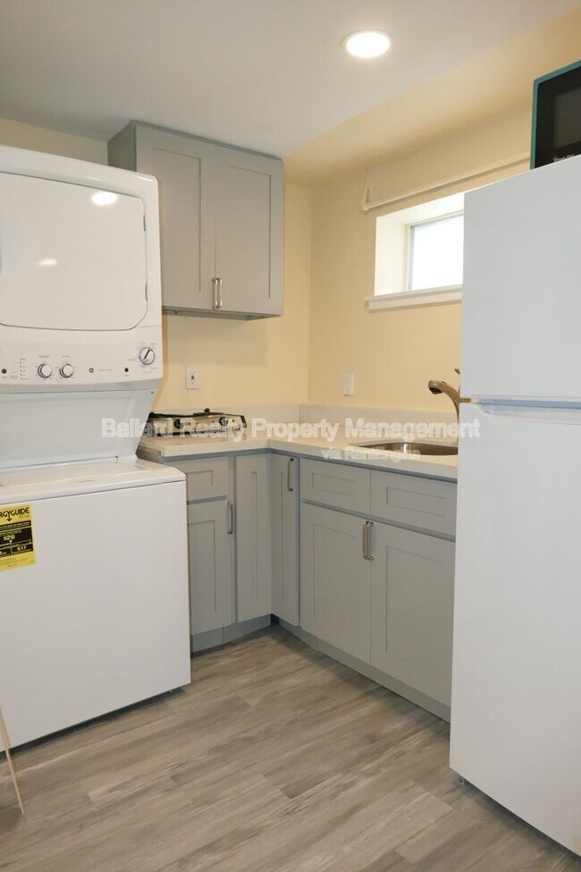 Building Photo - 469 N 36th St