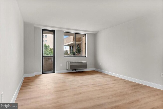 Building Photo - 1325 18th St NW