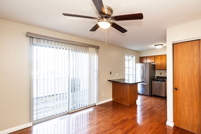 Building Photo - Spacious 2-Bedroom, 2.5-Bathroom Home