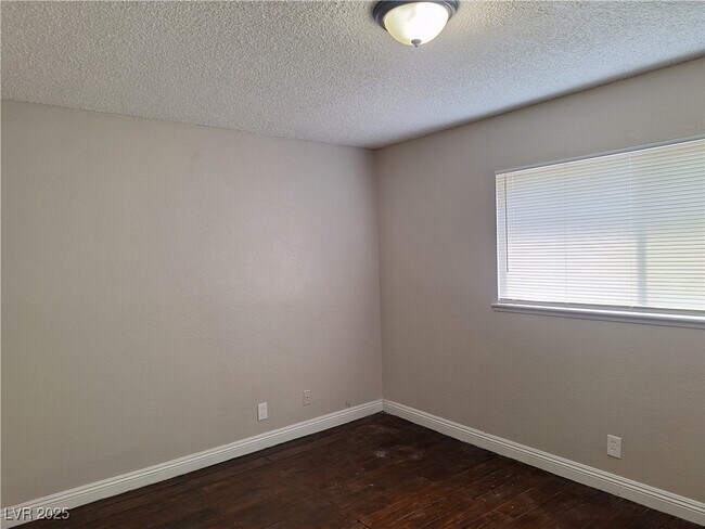 Building Photo - 4311 E El Esteban Way