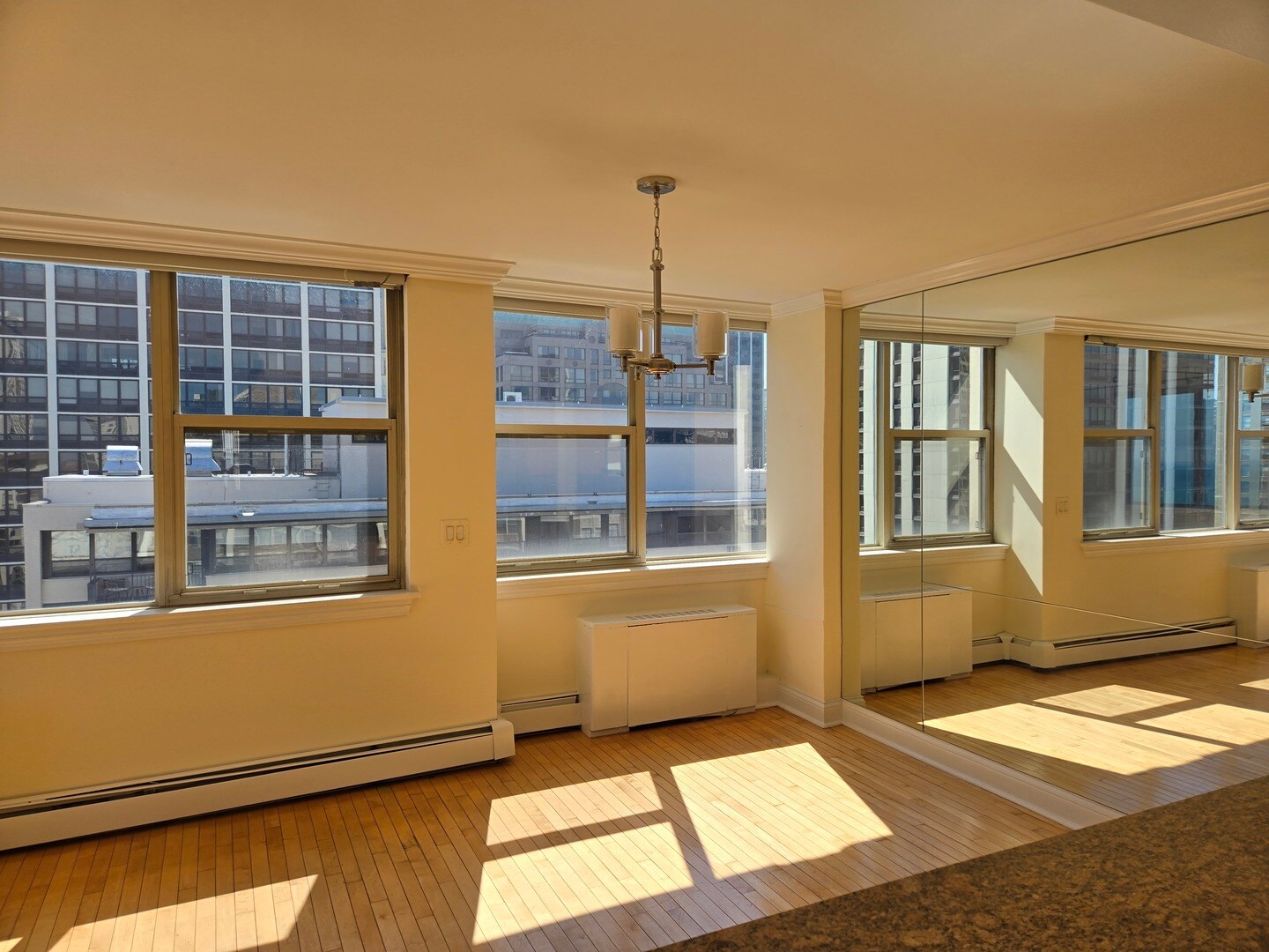 Building Photo - 40 E Cedar St