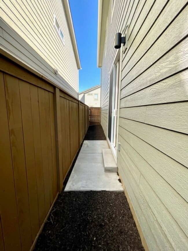 Building Photo - 3070 NE Terreo Pl