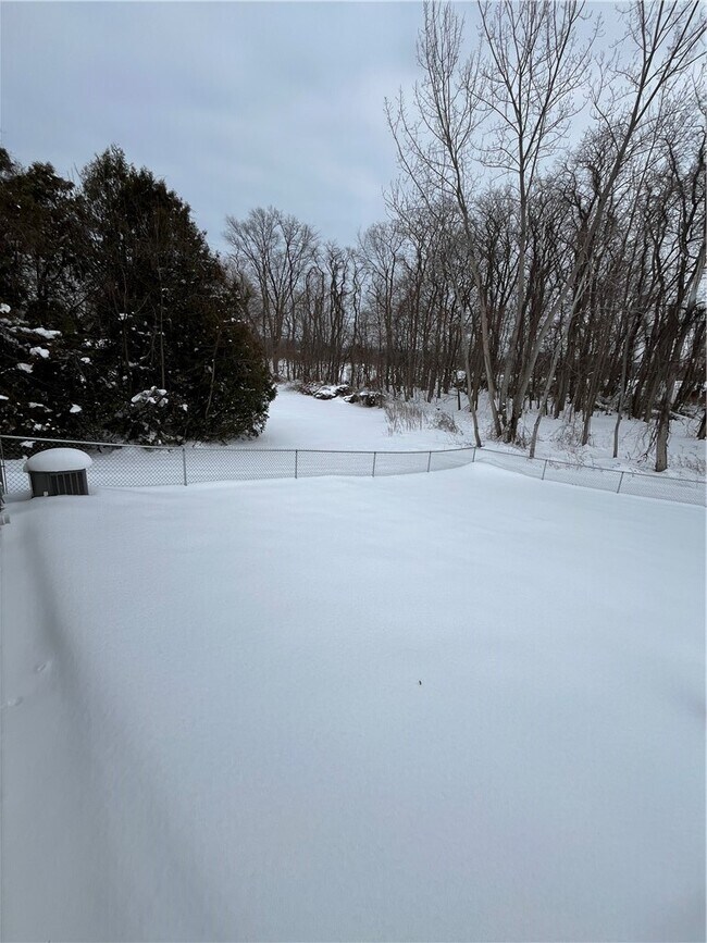 Building Photo - 7026 Lake Ave