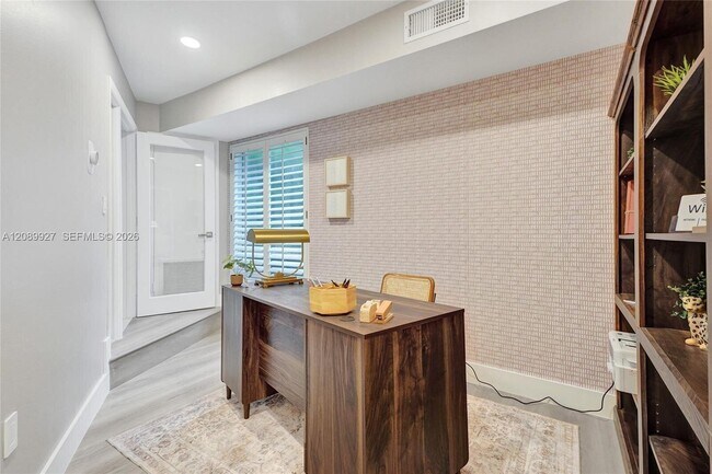 Building Photo - 2360 Tigertail Ave