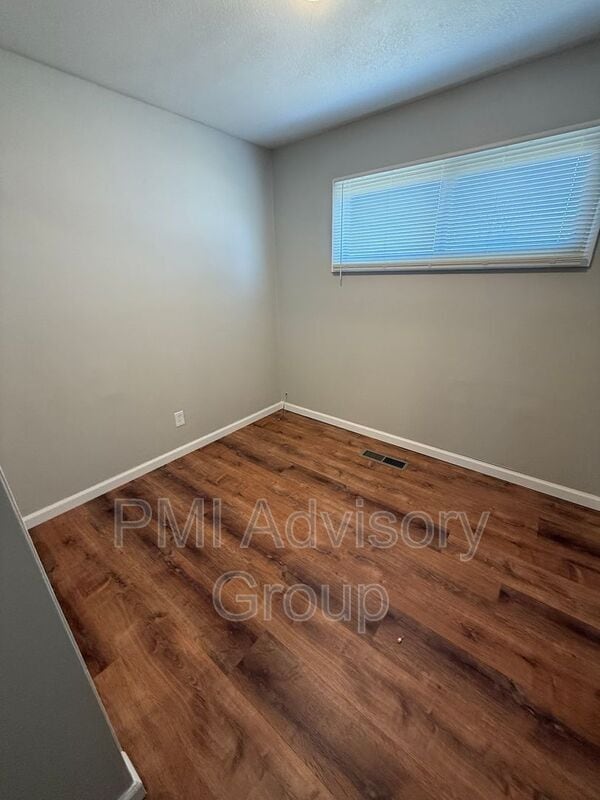 Building Photo - 3525 SE Adams St