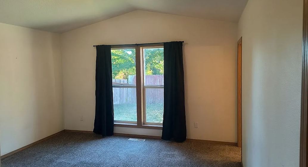 Building Photo - 16916 NE 33rd St