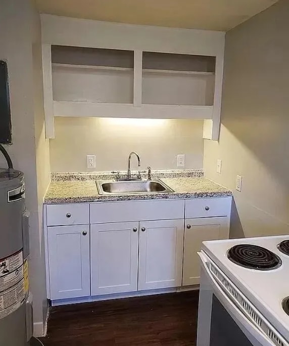 Building Photo - 3359 Columbus Ave