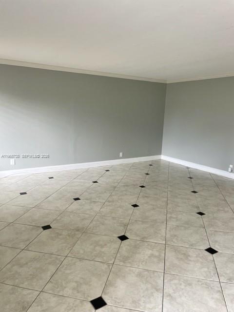 Building Photo - 613 N University Dr