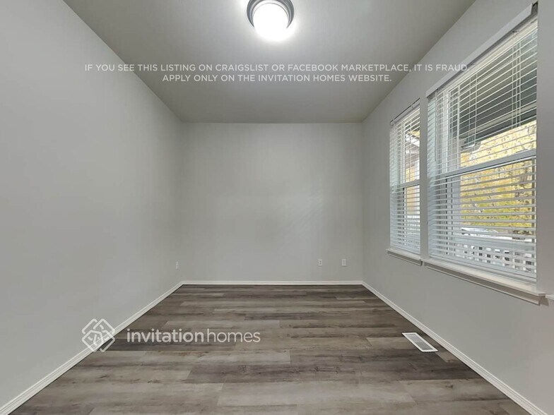 Building Photo - 301 Hawk Ave SW