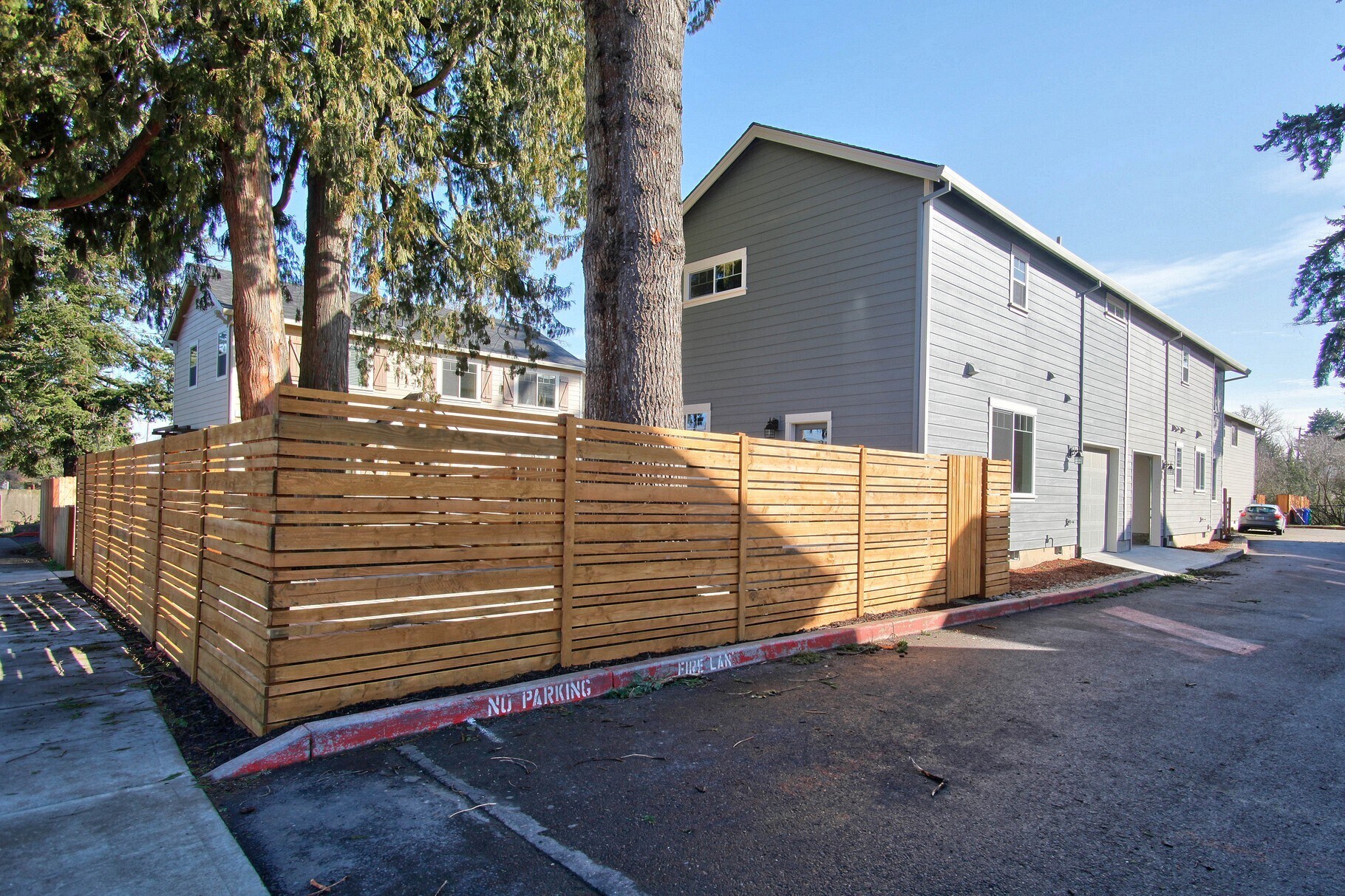 Building Photo - 9424 N Macrum Ave