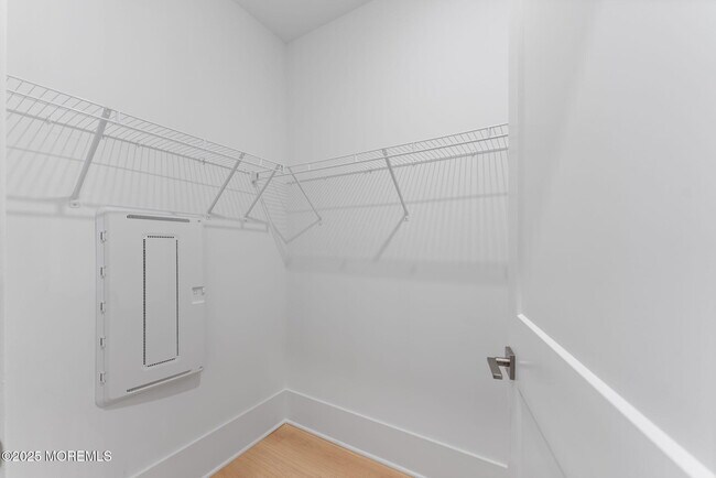 Building Photo - 215 2nd Ave