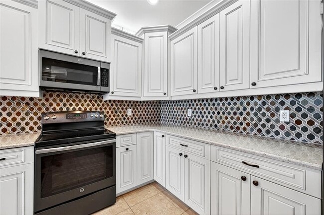 Building Photo - 2509 Bay Blvd