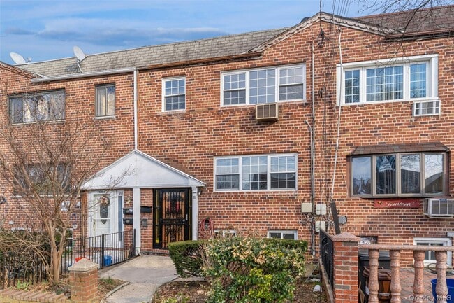 Building Photo - 18 Paerdegat 13th St