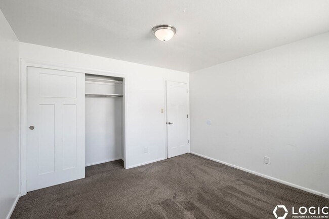 Building Photo - 266 N 300 W